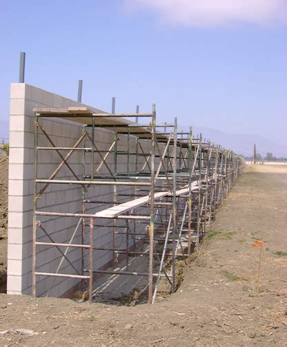 Masonry Scaffolds - Frames & Equipment - Rolls Scaffold Inc.