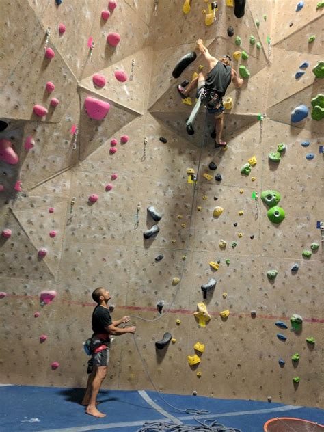 lead-belaying | Rock Climbing for Women