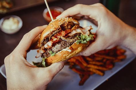 The Most Popular Burger Topping in America | Reader's Digest