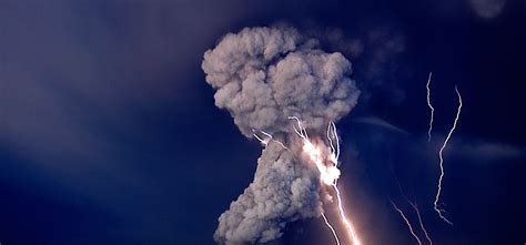 lightning pictures | VOLCANO LIGHTNING GRIMSVOTN ICELAND - JON ...