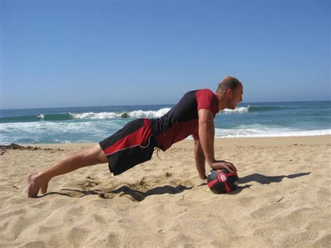 Workout plan #4 – Outdoor – beach circuit workout with Milan