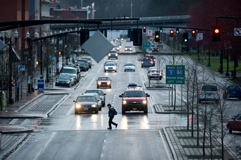 Downtown Portland crash kills 1; police suspect speed and alcohol ...