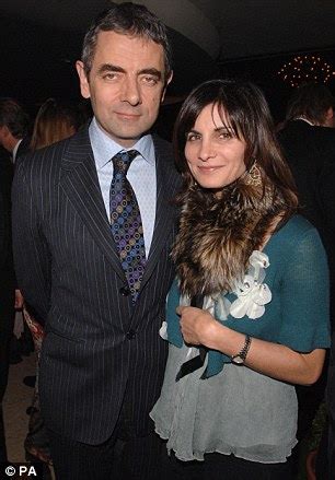 Rowan Atkinson Family : Rowan Atkinson Bio, Net Worth, Education ...