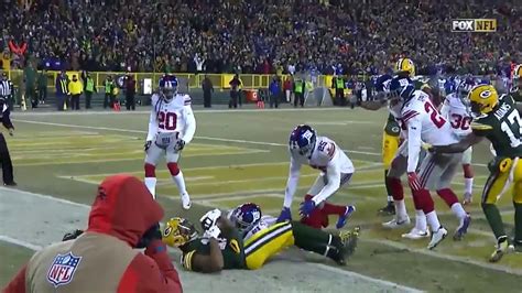 Aaron Rodgers Hail Mary Before Half! Giants vs Packers NFL Wild Card ...