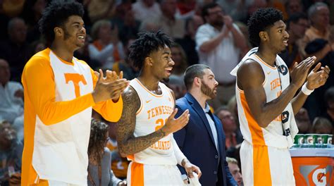 UT Vols basketball ranked No. 3 for the fifth straight week