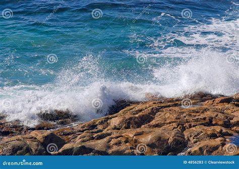 Ocean Waves Crashing on Rocks Stock Image - Image of coastline, surf: 4856283