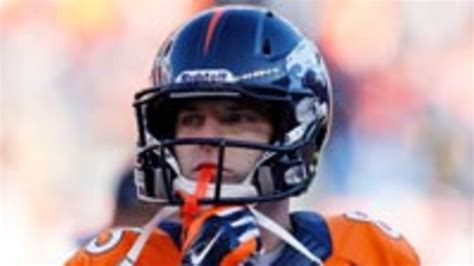 Wes Welker debuts new helmet for Denver Broncos