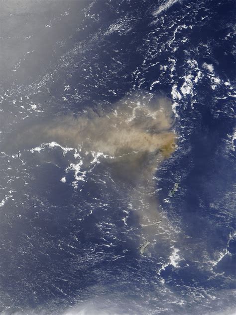 First Recorded Eruption of Anatahan Volcano : Natural Hazards