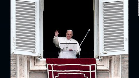 El papa Francisco brindó su tradicional misa a través de una ...