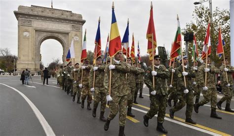 1 Decembrie, Ziua Naţională a României. Iohannis a fost la paradă, avioanele şi elicopterele nu ...