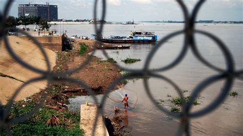 Scientists say Climate Change, Dams Threaten Mekong Livelihoods