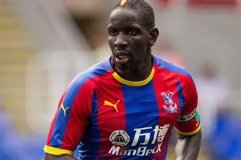 Crystal Palace star Mamadou Sakho tells how he once lived and begged on streets - Irish Mirror ...