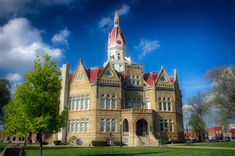 Pike County Courthouse, Pittsfield, Illinois | A view of the… | Flickr