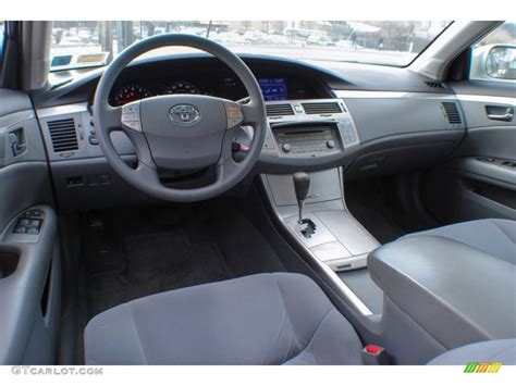 Light Gray Interior 2005 Toyota Avalon XL Photo #75470022 | GTCarLot.com