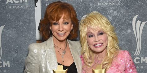 Reba McEntire Says the Only Way to Reach Dolly Parton Is by Fax ...