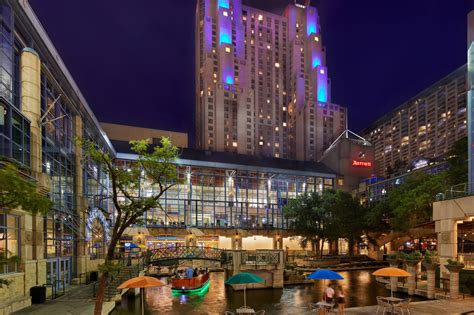 River Walk Hotel in San Antonio, Texas | San Antonio Marriott Rivercenter