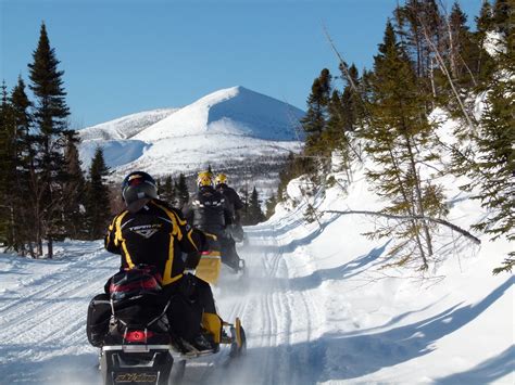 Snowmobile Gaspe Quebec Canada Tour / Intrepid Snowmobiler