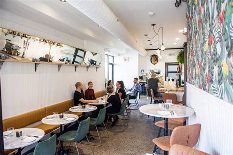 100 essential restaurants in Toronto to add to your bucket list