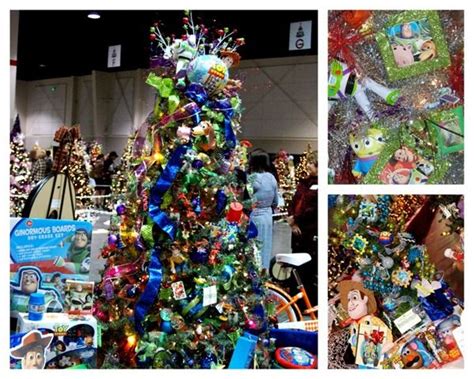 Toy Story Christmas Tree smallworldBIGFUN.com #disney #disneychristmas ...