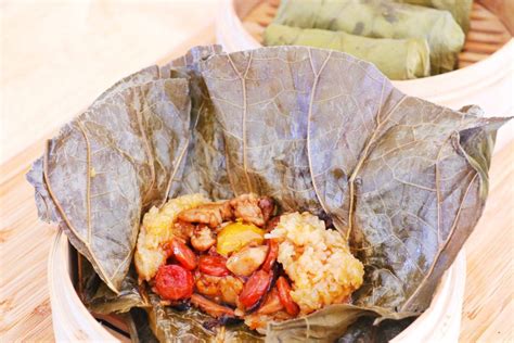 CiCiLi.tv - Chicken Sticky Rice Wrapped in Lotus Leaves (Zhen Zhu Ji Dim Sum Recipe)