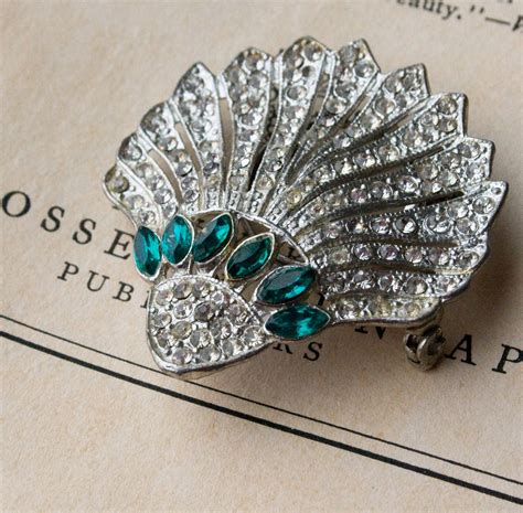 Vintage Emerald ART DECO Brooch . Fan Seashell Brooch