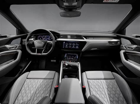 Audi Q8 e-tron interior :: electrichasgoneaudi.net