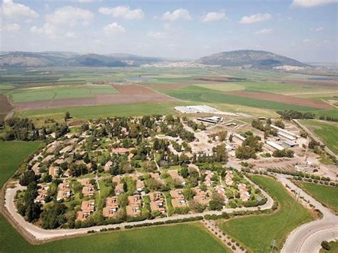 Kibbutz Dovrat - Visit a Kibbutz in Israel • Kibbutz Tours