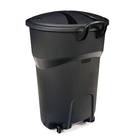 Rubbermaid 121 L (32 Gallon) Animal Resistant Outdoor Trash/Garbage Can/Bin with Wheels | The ...