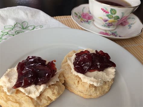 Scones with Homemade Clotted Cream – Garlic & Olive Oil