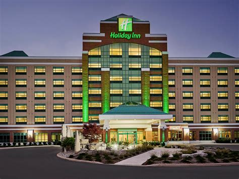 Oakville, Ontario Hotel – Holiday Inn & Suites Oakville @ Bronte