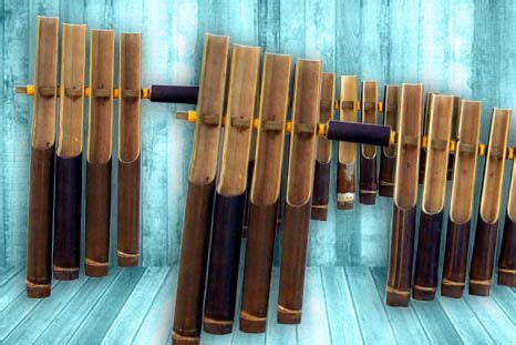 Calung is a Sundanese musical instrument is a prototype (prototype) of the angklung. (Dengan ...