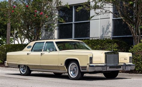 1977 Lincoln Town Car | Orlando Classic Cars