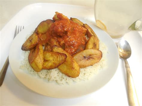 Priscilla's Kitchen -Naija Foodz Made Easy!: Nigerian Rice, Stew & Fried Plantain with Assorted ...