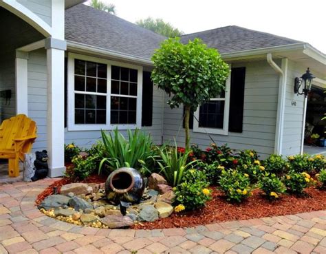 20 Beautiful Examples of Incorporating Mulch into Landscaping | Front yard landscaping, Small ...