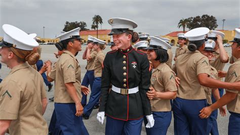 Female Marines make history in graduation from San Diego training facility | CNN