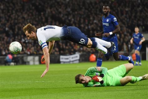 Watch: Controversial Harry Kane penalty lifts Spurs over Chelsea - UPI.com