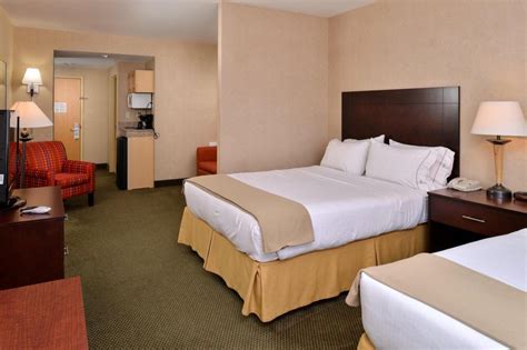 Holiday Inn Express Hotel & Suites Ocean City in Ocean City (MD) - Room ...