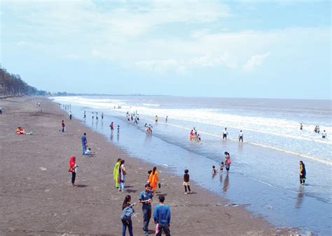 Top 10 Famous Beaches in Gujarat