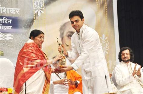 Lata Mangeshkar at Master Dinanath Mangeshkar Awards 2012 Photo