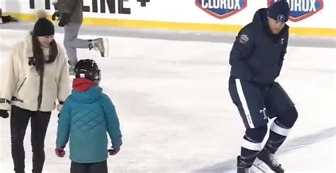 Fans are loving skating lessons from Tessa Virtue and Leafs' Morgan ...