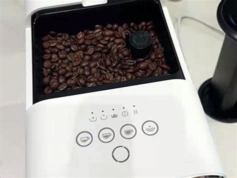 SMEG Bean-to-Cup Coffee Machine Review - BCC02 And BCC01