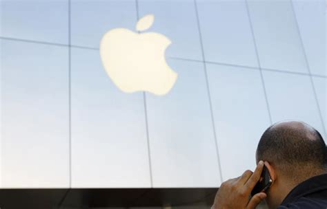 Apple drops lawsuit against former exec who accused company of spying ...