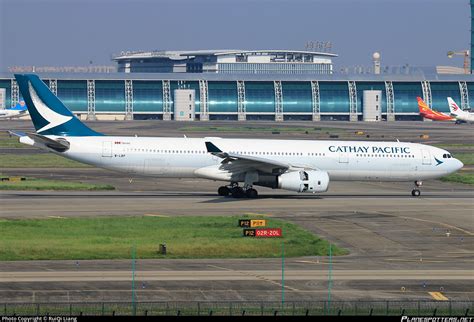 B-LBF Cathay Dragon Airbus A330-343 Photo by RuiQi Liang | ID 1322962 ...