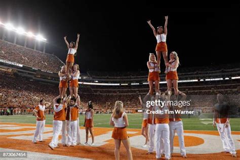 Texas Longhorns Cheerleaders Photos and Premium High Res Pictures - Getty Images