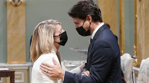 Nouveau cabinet de Justin Trudeau : Entrevue avec Mélanie Joly