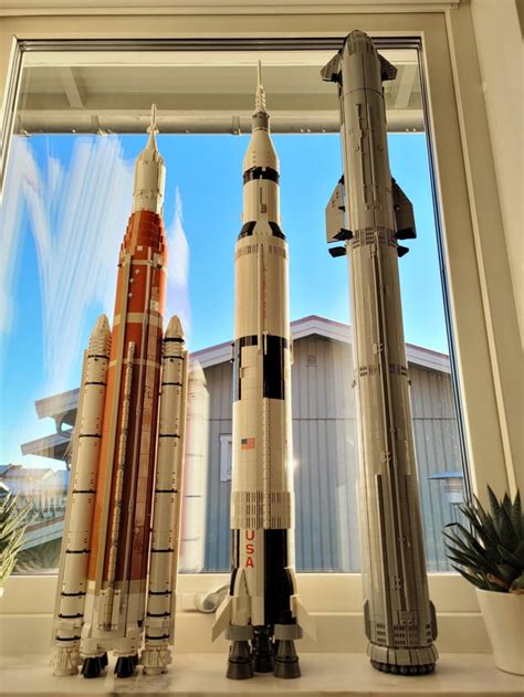 My LEGO collection of the Artemis & Apollo Moon rockets! Building ...