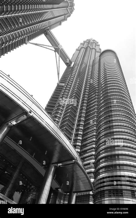 Petronas towers construction hi-res stock photography and images - Alamy