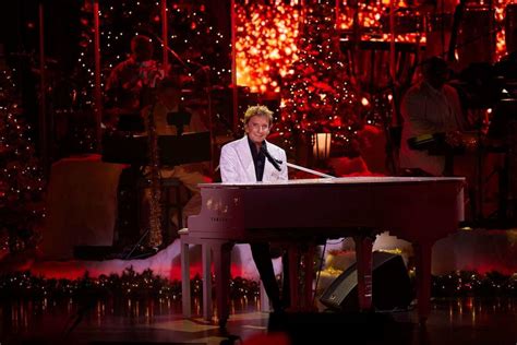 Barry Manilow Reveals the Christmas Movie That Had Him 'Crying at the End' Ahead of NBC Holiday ...