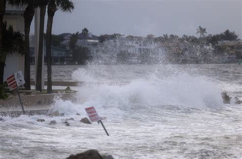 Hurricane Center Issues Warning as Two Storms Could Merge in Gulf of Mexico - Newsweek