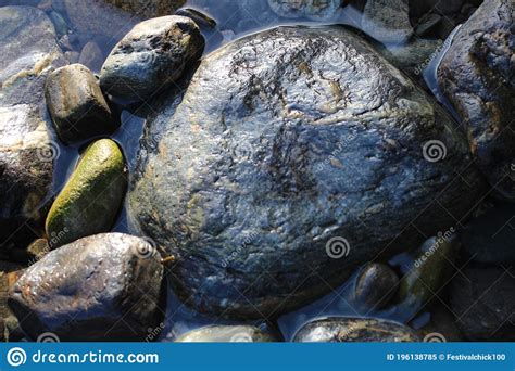 Rocks in a British Seaside Rock Pool Stock Image - Image of shot ...